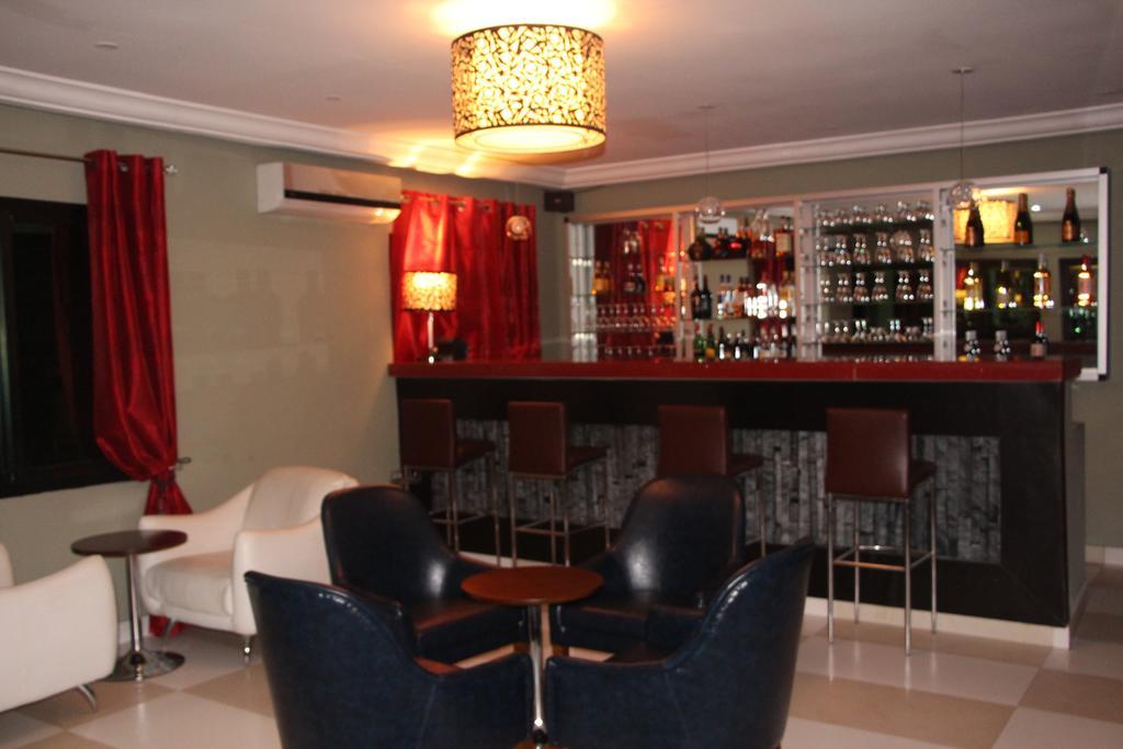 Eleven'S Hotel & Spa Abidjan Exteriör bild